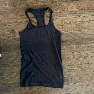 Black lululemon tank